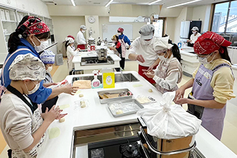 こべっこランドにて豚饅作り体験